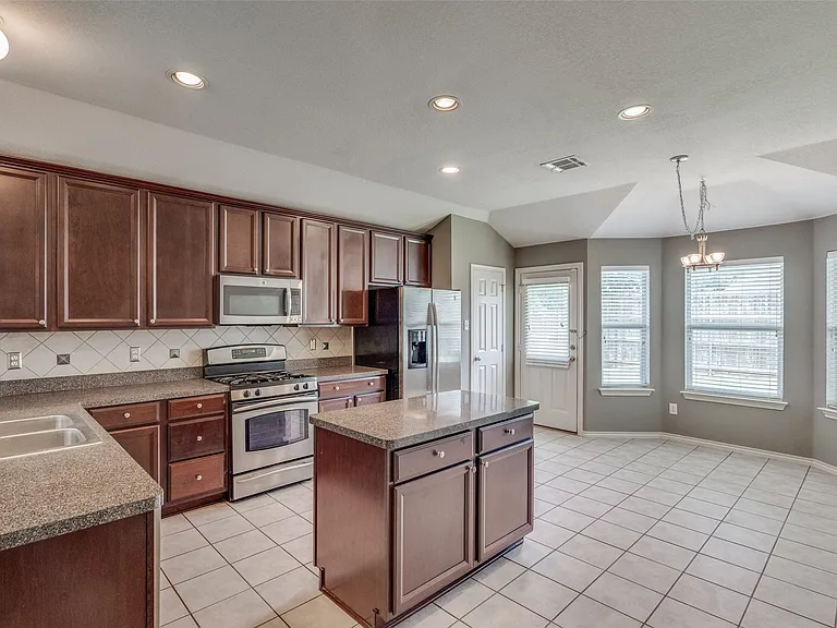 3000 Bryce Dr — Photo 8