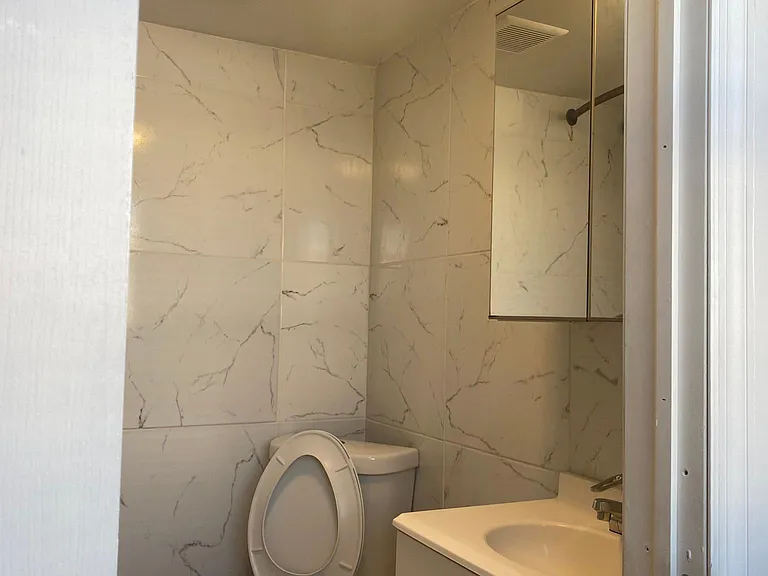 8181 NW South River Dr #D410 — Photo 20