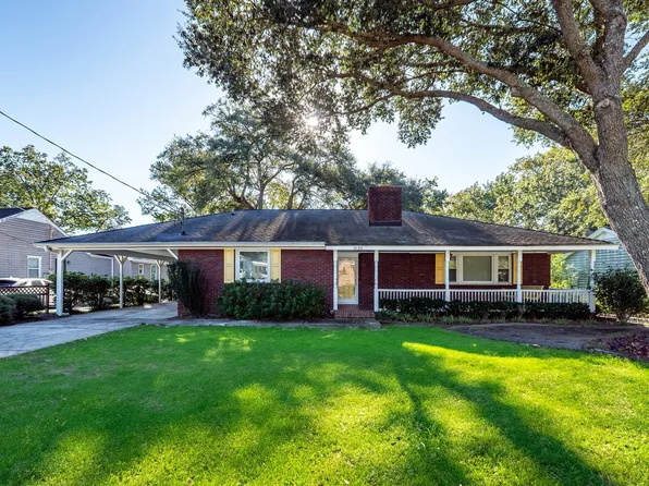 1039 Riverview Dr, Hanahan, SC 29410
