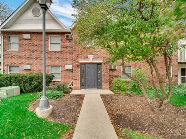 1315 Cunat Ct APT 1D, Lake In The Hills, IL 60156