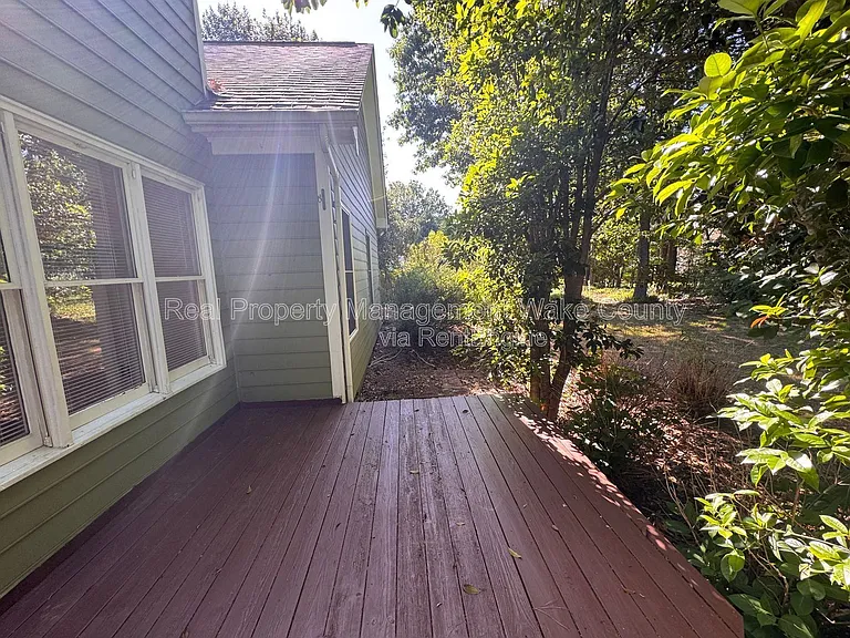 102 Powder Mill Ct — Photo 2