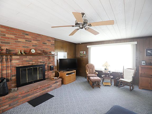 3rd image of 536 Warren Ave