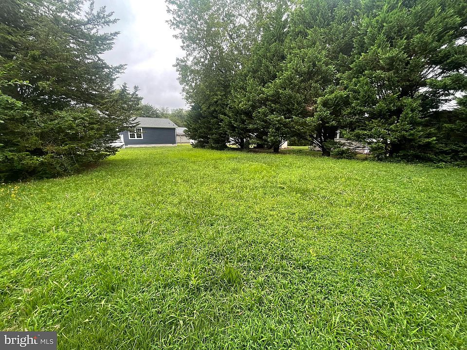 1st image of 101 Clover Ln