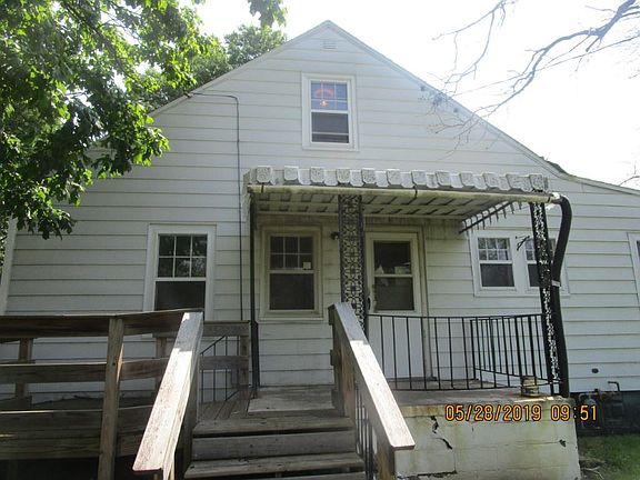 2nd image of 2923 W Latrobe St