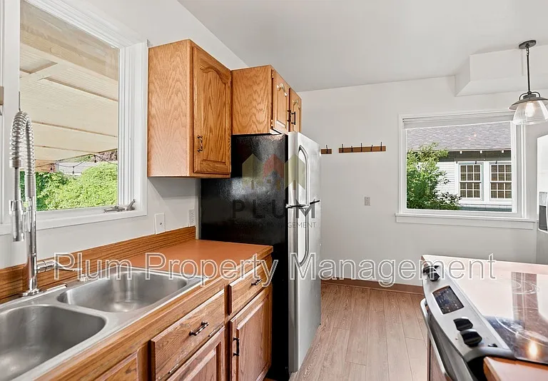541 E Beckwith Ave — Photo 21