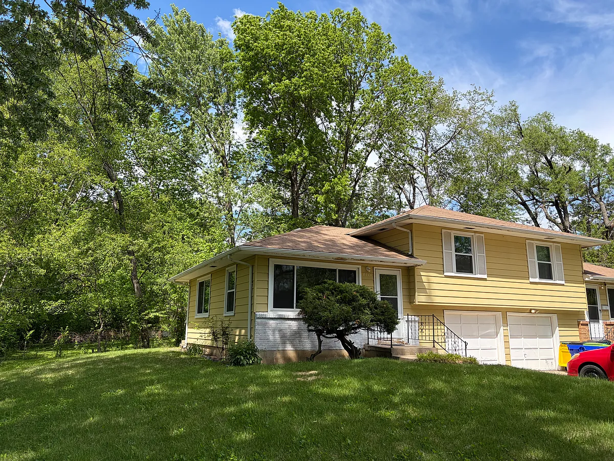 Building Photo - 8714 W 80th St