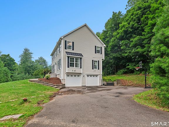 3rd image of 104 West Flat Hill Road