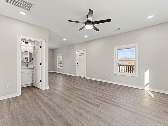 2nd image of 8 Powell St
