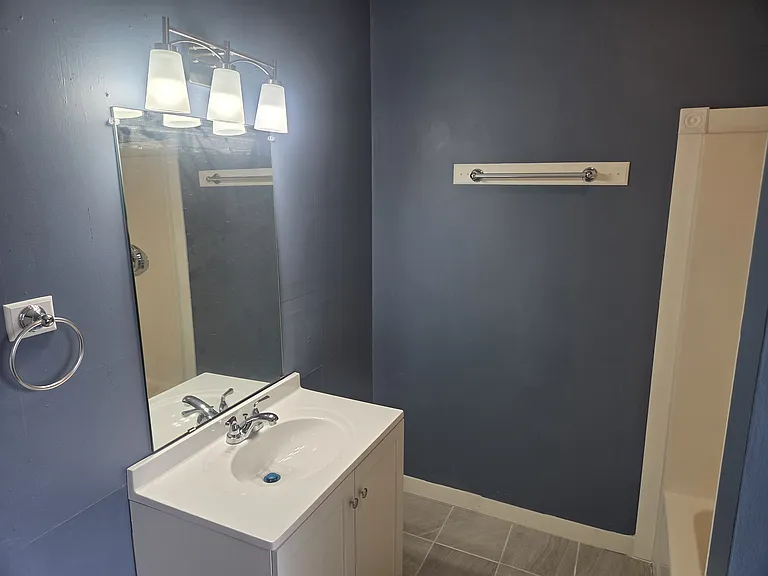 916 W Virginia Ave — Photo 4