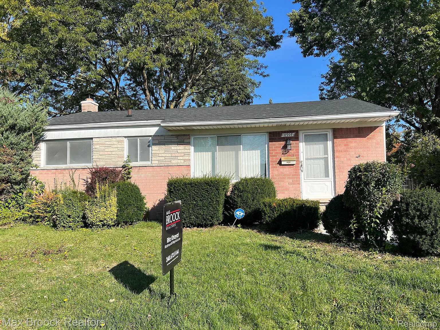 11907 Harold St photo 1