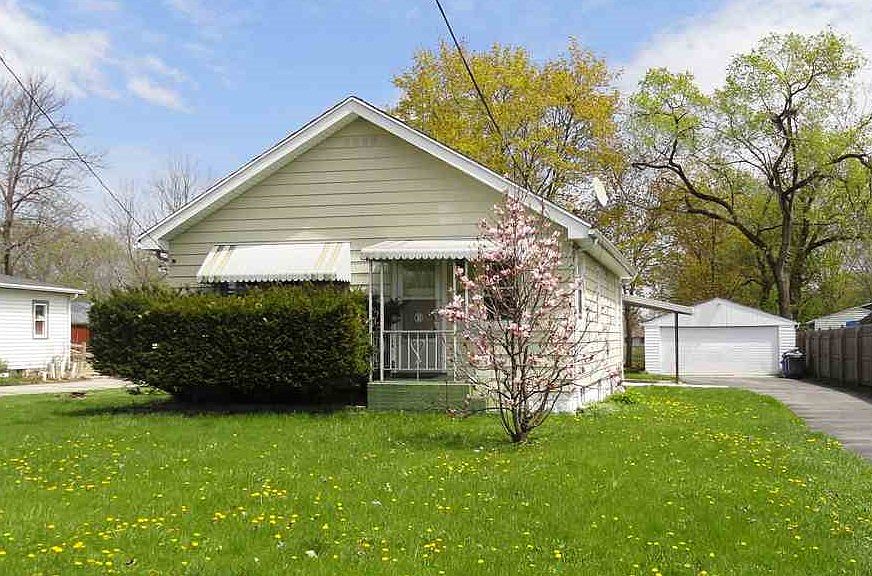 1st image of 3015 Searles Ave