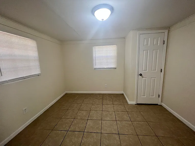 3422 Miami Dr — Photo 15
