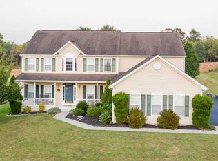 376 Stratus Dr, Kearneysville, WV 25430