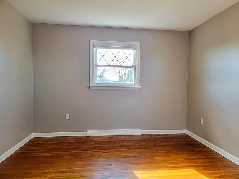 1523 Hollywood Ave — Photo 15
