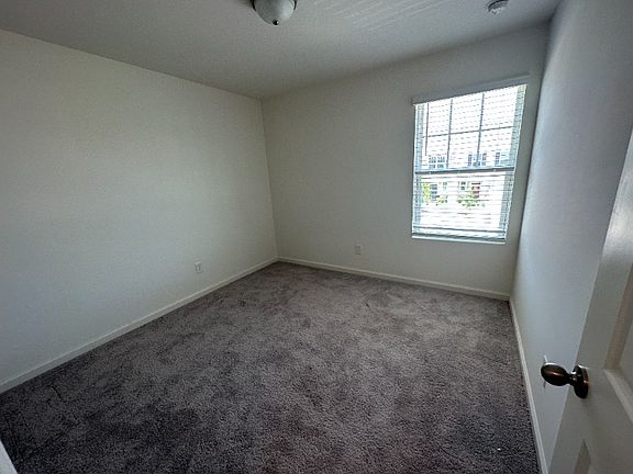 5th image of 124 Swindon Dr