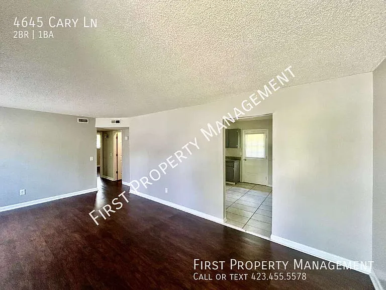 4645 Cary Ln — Photo 2