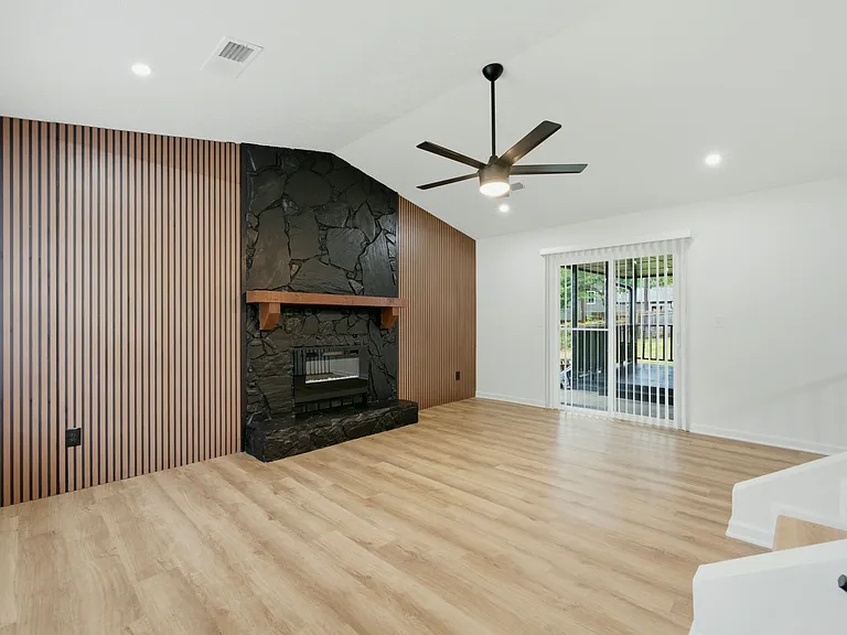 6300 Creekford Dr — Photo 3