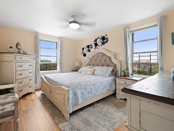4th image of 3420 Avenue N #P