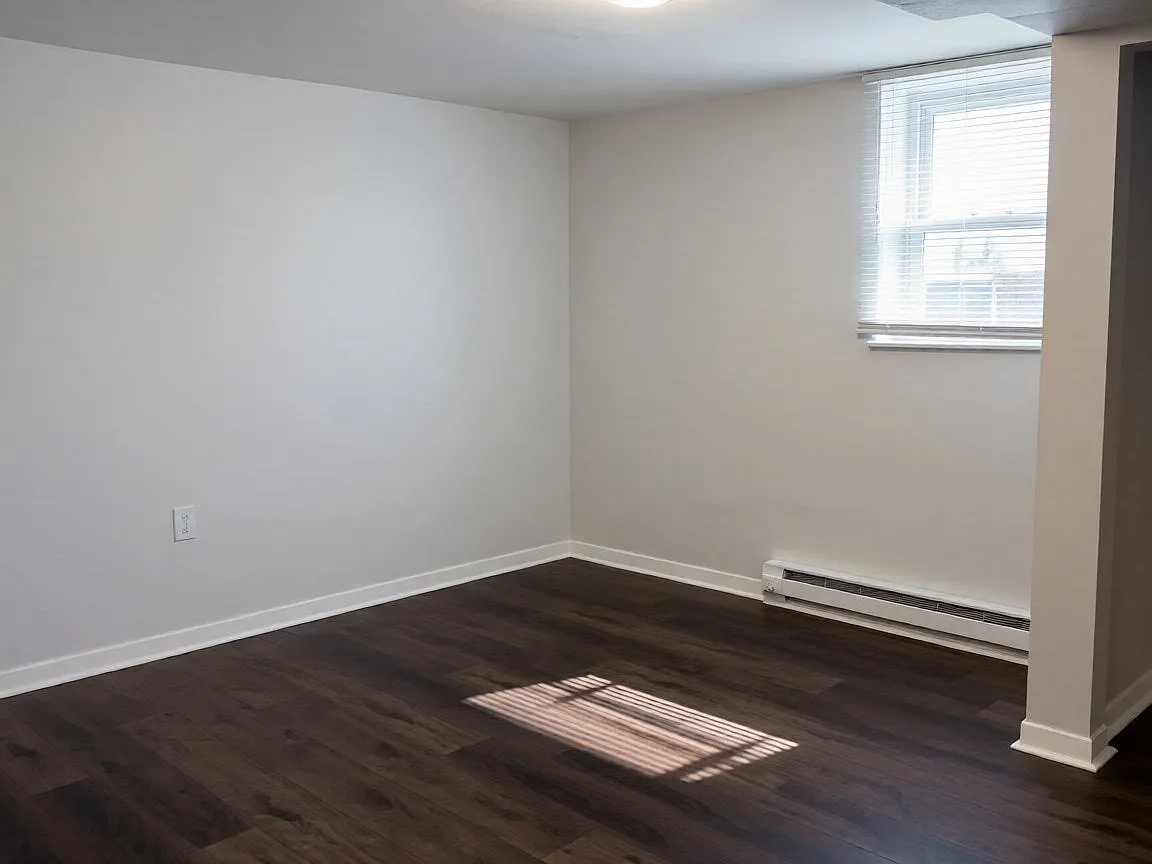 2 bed, 1.0 bath, 860 sqft, $1,140 — Photo 2