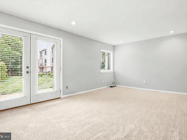 804 Bismark Way — Photo 12