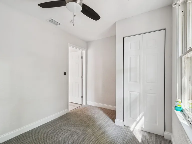 5710 Kenwood Ave — Photo 11