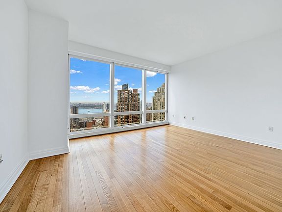 3rd image of 25 Columbus Cir #56E