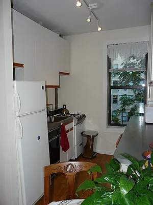 Rented by Giladi Realty | media 10