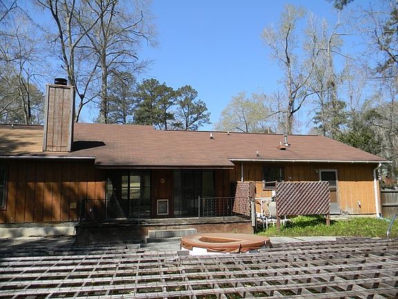5th image of 160 Heartwood Cir