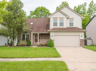 8472 Farm Ln, Ypsilanti, MI