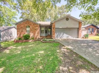 17 Silverleaf Ct, Little Rock, AR 72210