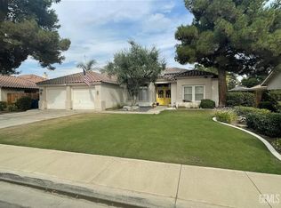 200 Via Roblada, Bakersfield, CA 93314