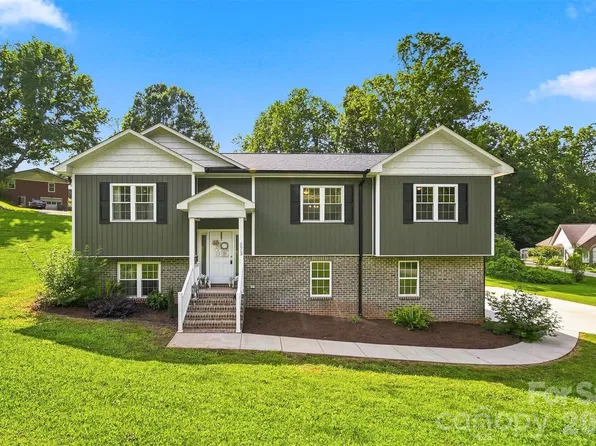 2953 2nd Street Ct NW, Hickory, NC 28601