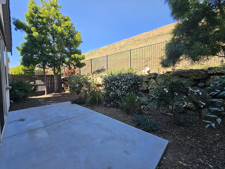 8013 Avanti Dr — Photo 48