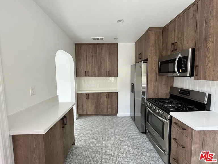 2335 Prosser Ave — Photo 6