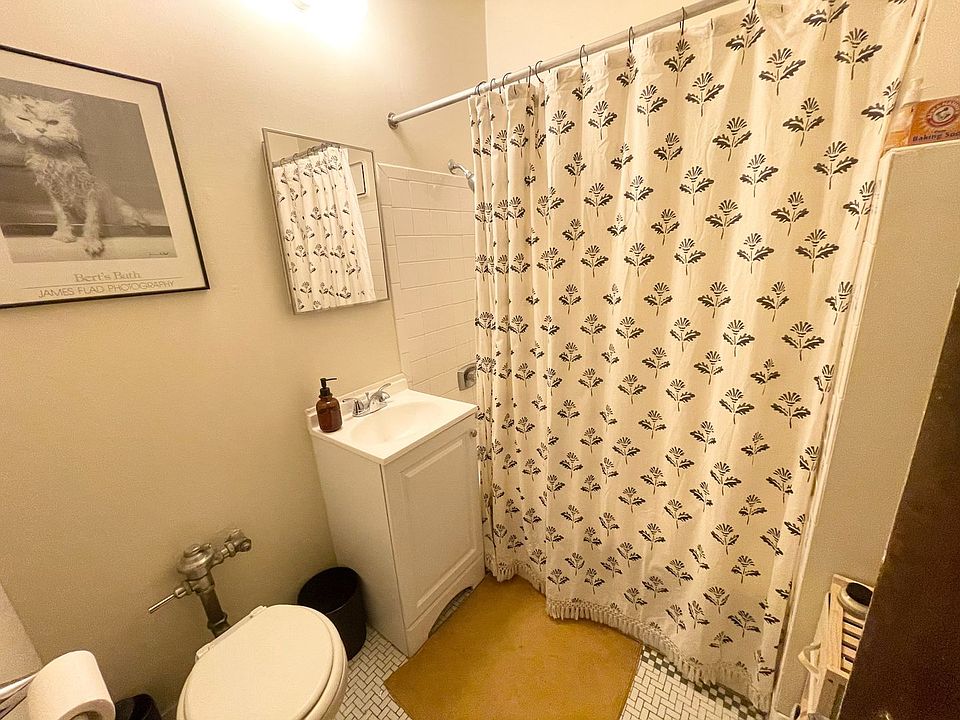 1st image of 4468 N Oakland Ave APT 36