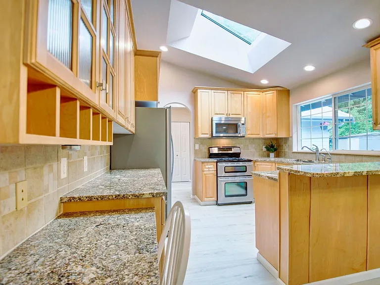 3656 Gamble St — Photo 11