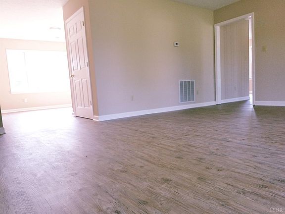 5th image of 53 Barbour Dr