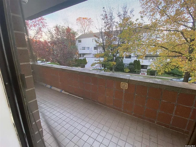 10 Canterbury Rd #2D — Photo 11