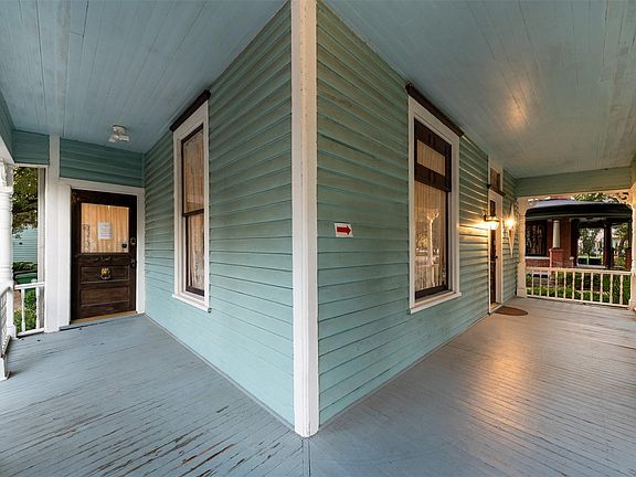 5th image of 1007 Heights Blvd