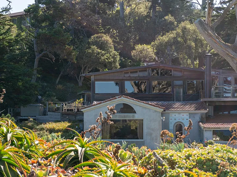 100 Highway 1 — Photo 26