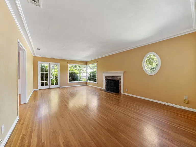 2335 Lorain Rd — Photo 22