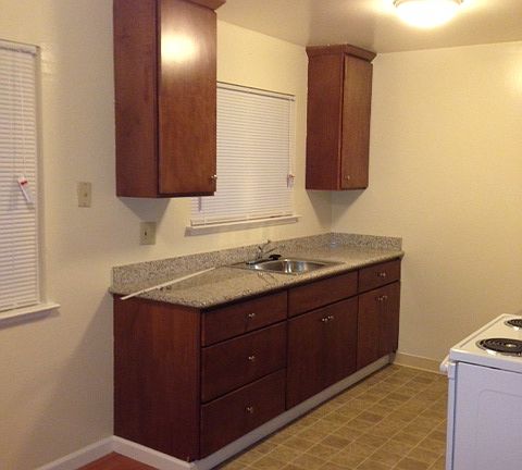 2nd image of 235 E Okeefe St APT 15