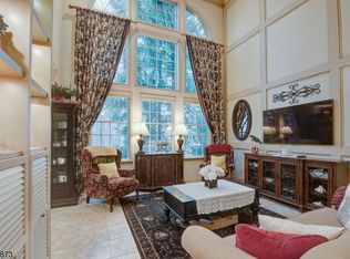 7 Summer Hill Rd, Wayne, NJ 07470