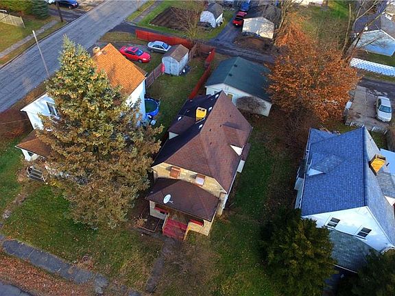 3rd image of 217 N Cedar Ave