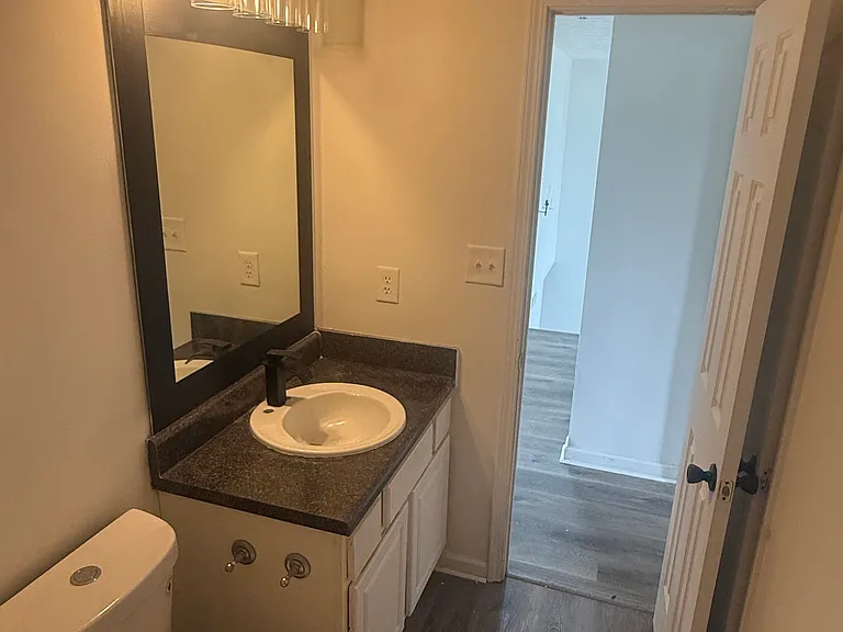 705 Waveland Ave — Photo 15