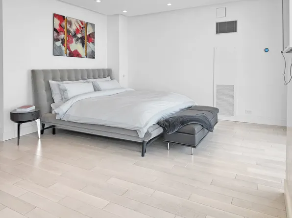 200 East 69th Street image 9 of 26