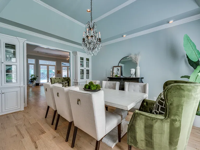 5605 Lobello Dr — Photo 7