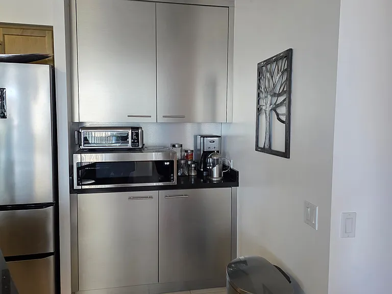 9017 Leslie St #611 — Photo 8