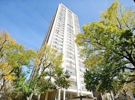 70 W Burton Pl