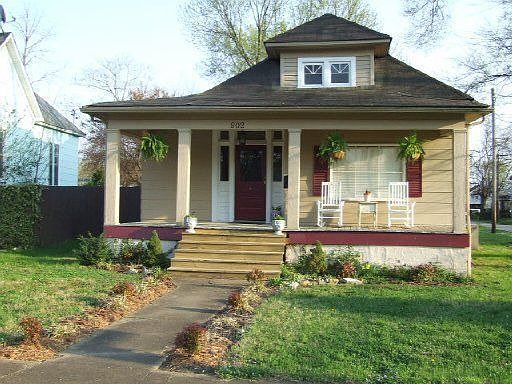 1st image of 902 Maynard Ave